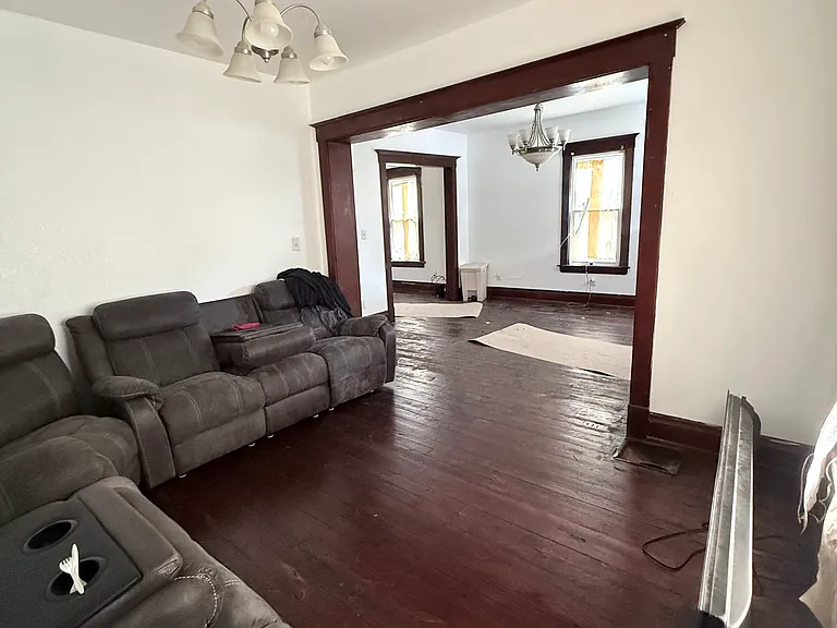 264 Knower St — Photo 6
