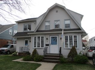 26 Chestnut Ave, Floral Park, NY 11001