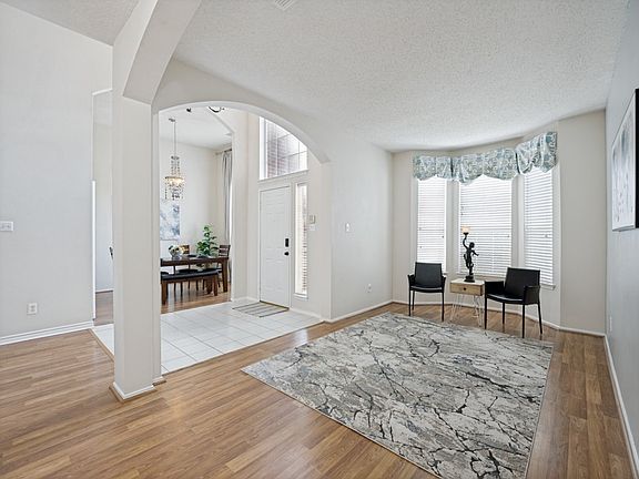 5th image of 9610 Thorncliff Dr
