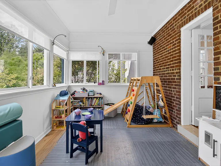 5028 Massachusetts Ave NW #A — Photo 13