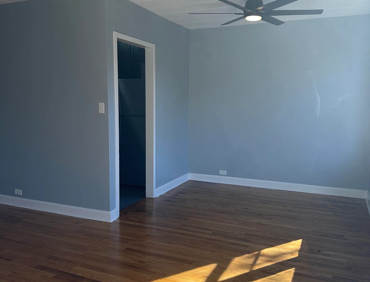 2 bed, 1000 sqft, $1,900 — Photo 3