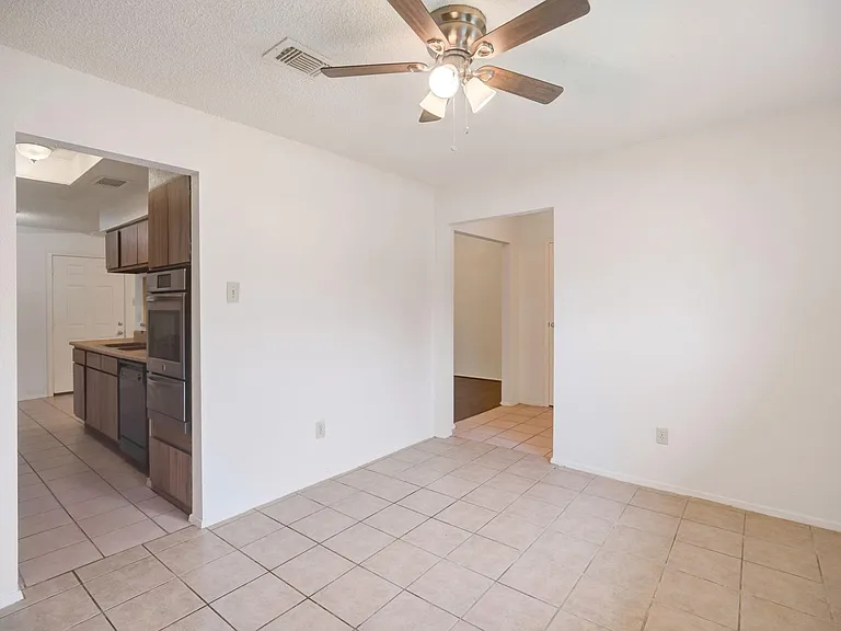 12718 Panay Dr — Photo 4
