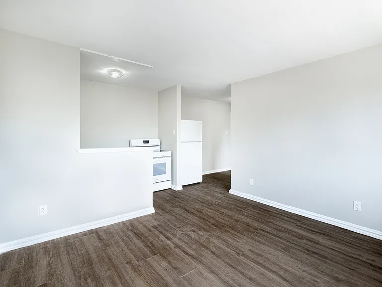 294 McDonnel St — Photo 9