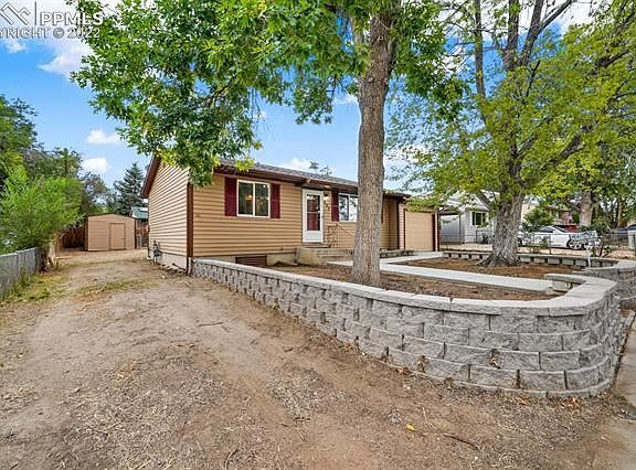 3rd image of 807 Hayden Dr