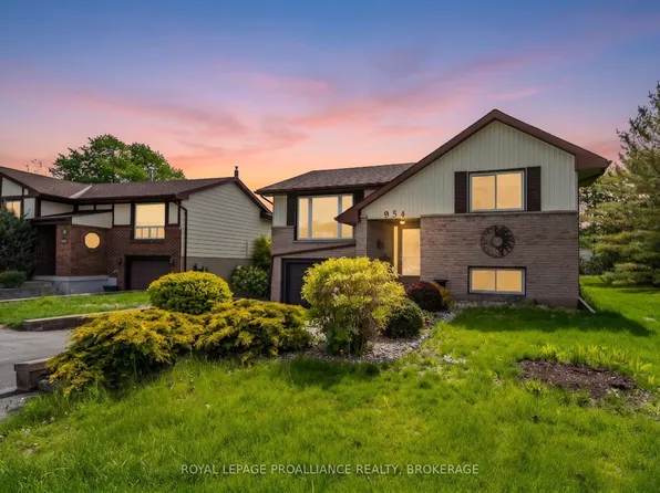 954 Kenshaw St, Kingston, ON K7P 1M1