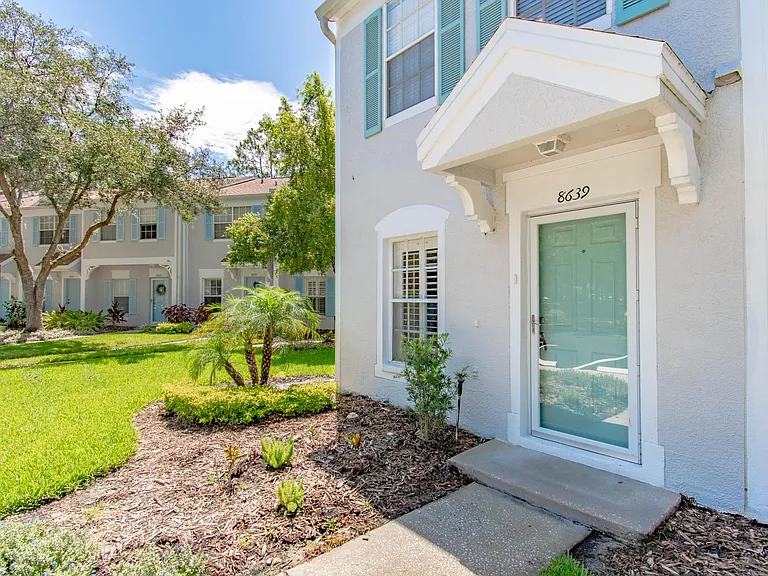 8639 Hunters Key Cir — Photo 37
