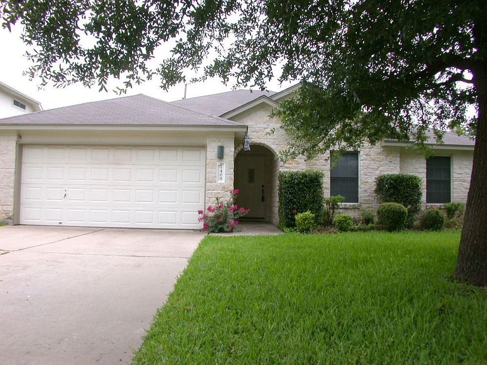 Beautiful Home in Sought-after Western Oaks