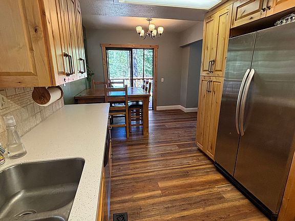 5th image of 89 Red Fir Rd