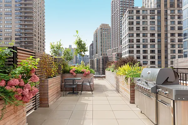 Sold by Compass | media 35