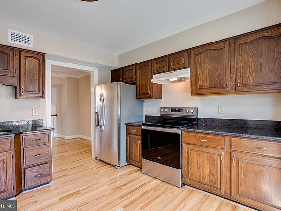 4th image of 6502 Westhaven Ln