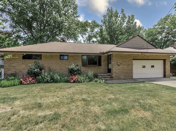 487 Karl Dr, Richmond Heights, OH 44143