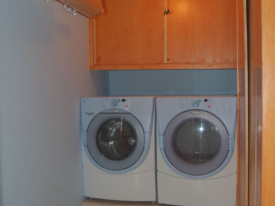 LAUNDRY/EXTRA CLOSETS