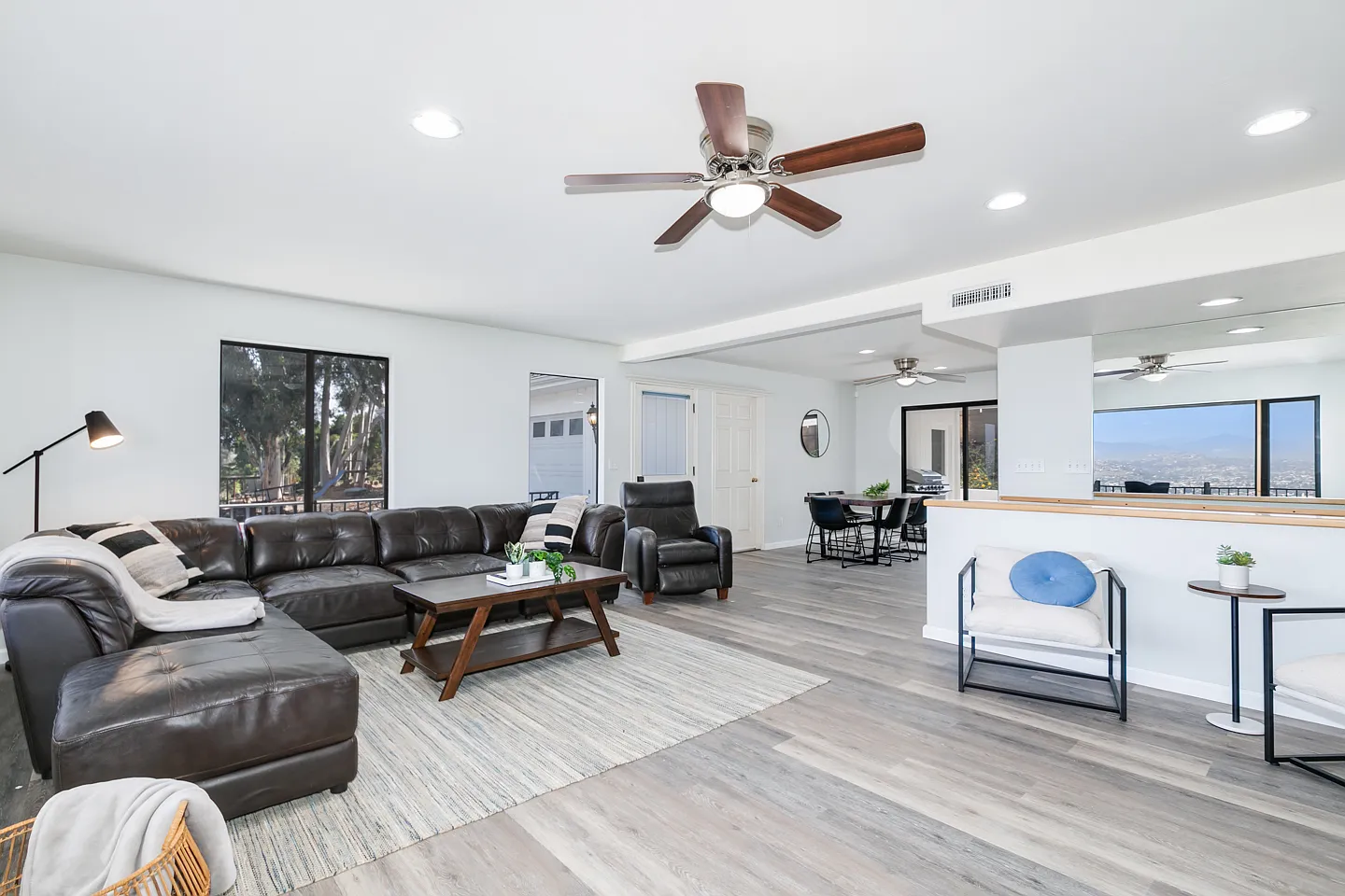 6 bed, 6000 sqft, $18,750 — Photo 3