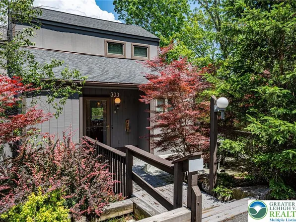 303 Cross Country Ln, Tannersville, PA 18372