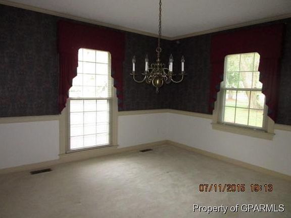 4th image of 202 Saint Andrews Dr