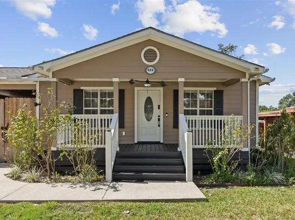 926 S Utah St, La Porte, TX 77571