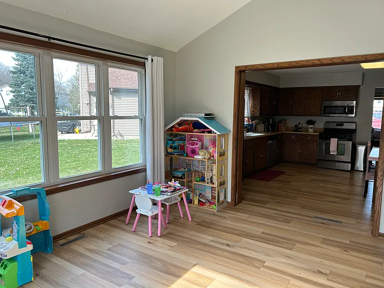2711 Albany Ct — Photo 7
