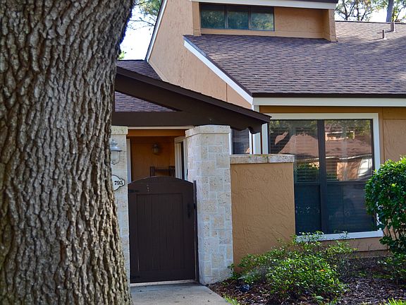 2nd image of 795 Sandpiper Ln
