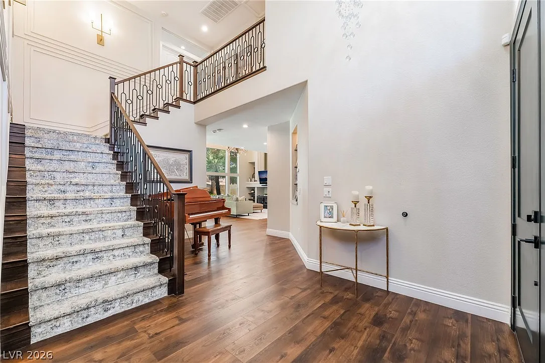 4 bed, 3.5 bath, 3258 sqft, $5,295 — Photo 4