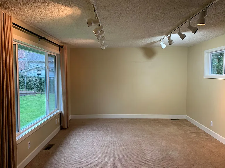 1735 McLean Blvd — Photo 9