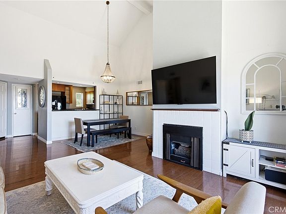 5th image of 384 Redondo Ave Unit 401