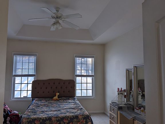 3rd image of 2025 Willow Hill Dr