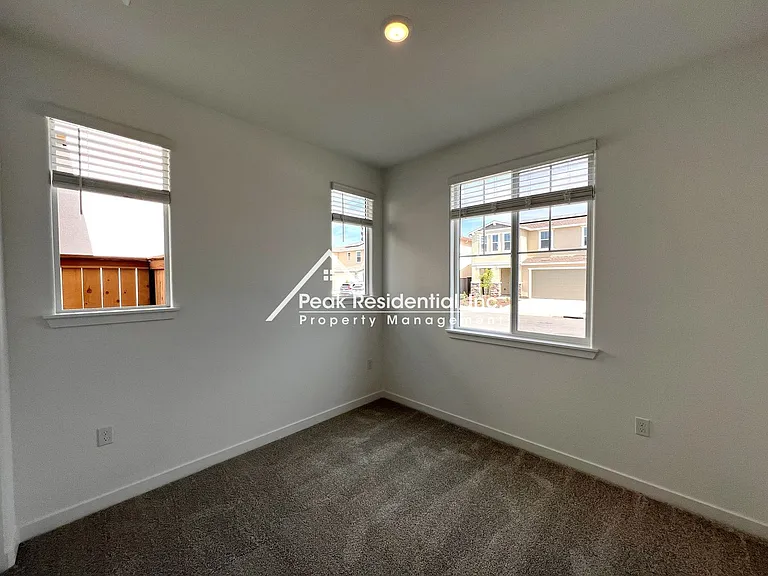 12632 Hereford Ave — Photo 10