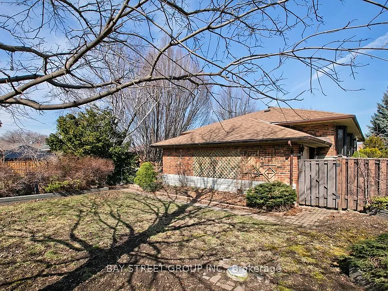 67 Elvaston Dr — Photo 28