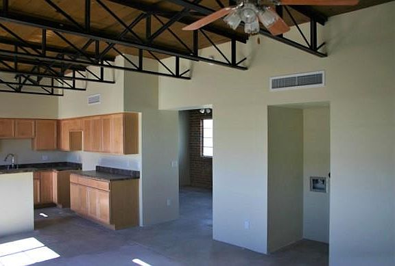 4th image of 420 S 6th Ave APT 301