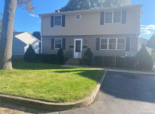 52 Grand Pl #B, East Northport, NY 11731