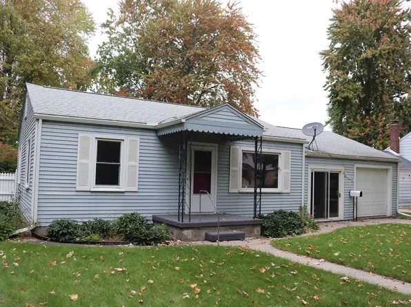 805 Cotter St, Essexville, MI 48732