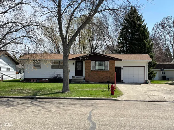 480 Joal Dr, Carrington, ND 58421