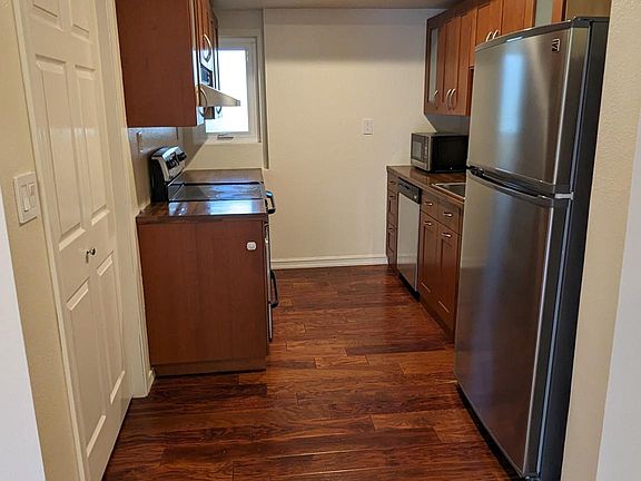 5th image of 1400 Bellevue Way SE APT 11