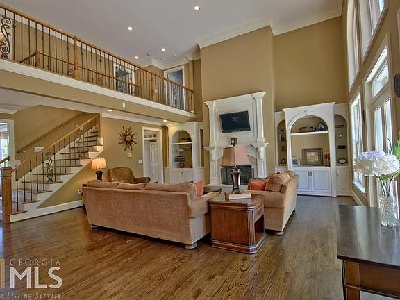 4th image of 802 Mickleton Ln