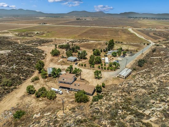 2100 S State St, Hemet, CA 92543