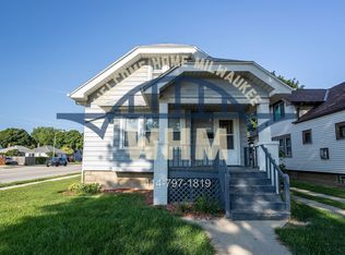 8208 W Lincoln Ave, Milwaukee, WI 53219