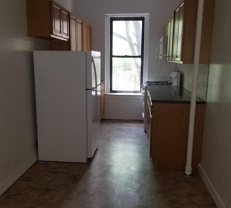 1st image of 4863 Broadway APT 3P