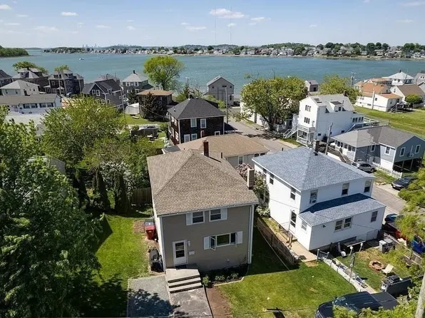 15 Lincoln Ave, Hull, MA 02045