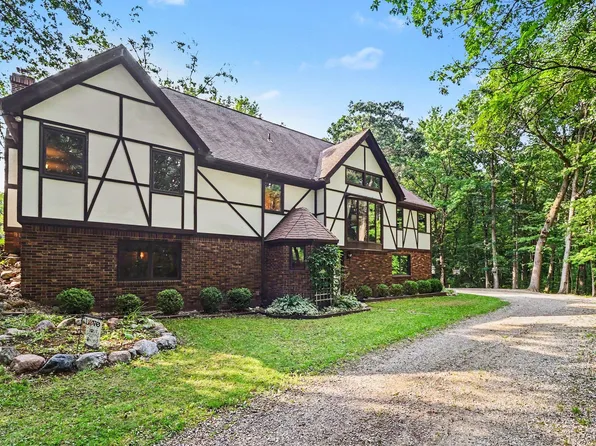 6300 Raddatz Rd, Fowlerville, MI 48836