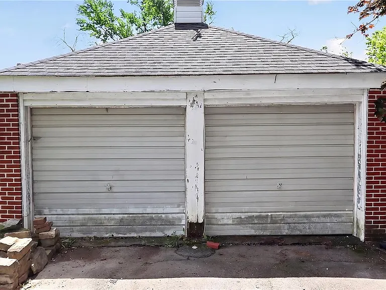 512 Marion Ave — Photo 19