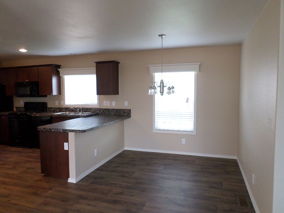 2nd image of 2909 Foxtail Ln #439