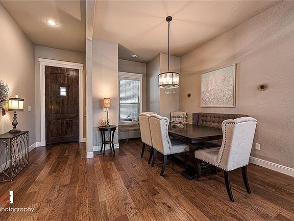 5th image of 44 Kendal Dr
