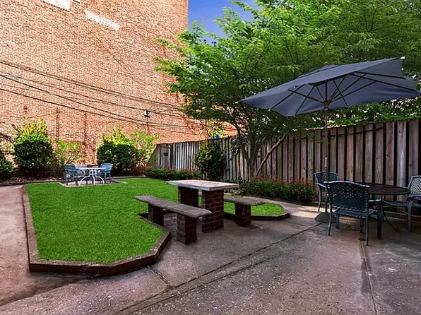 189 Amity Street image 1 of 10