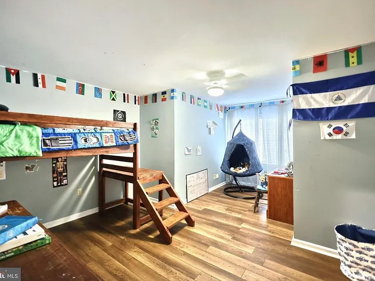 416 Huntington Dr — Photo 17