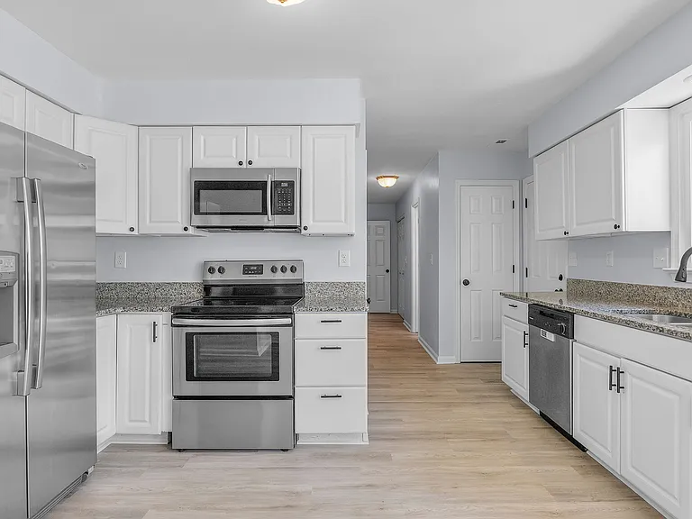2417 Bernadotte Ct — Photo 20