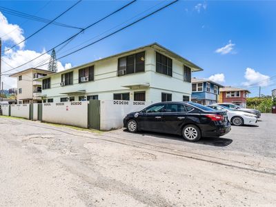 713 Menehune Ln, Honolulu, HI, 96826