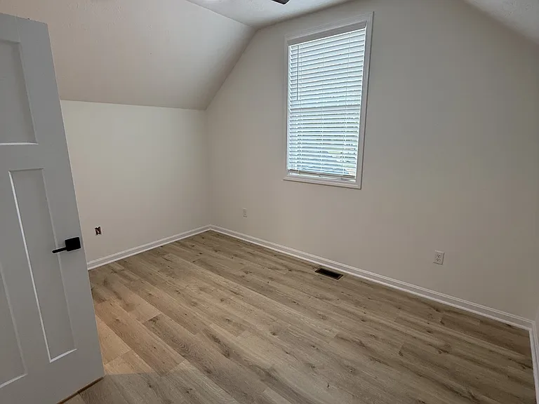 1352 Old Elizabethtown Rd — Photo 13