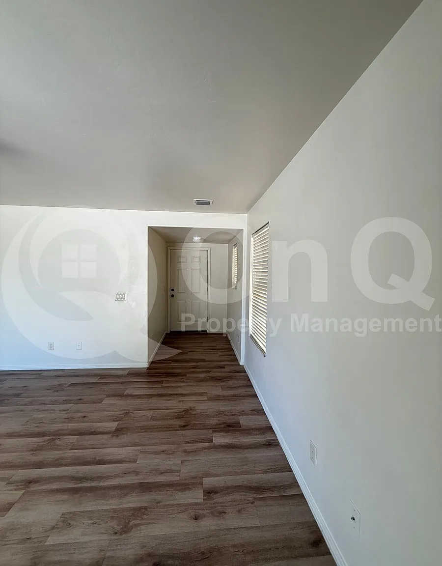 4 bed, 2.5 bath, 1529 sqft, $1,795 — Photo 2