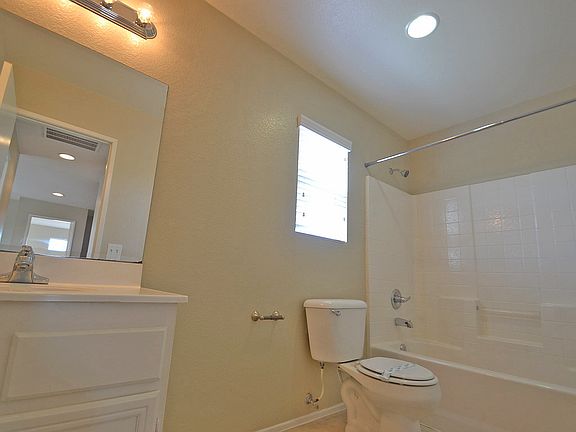 5th image of 29131 Derby Dr