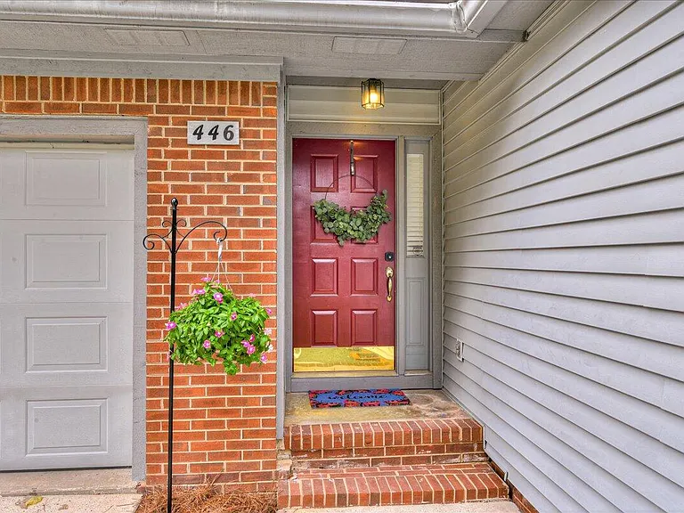 446 Creekwalk Dr — Photo 3
